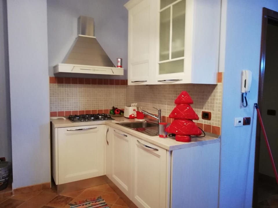 Stovetop, cookware/dishes/utensils