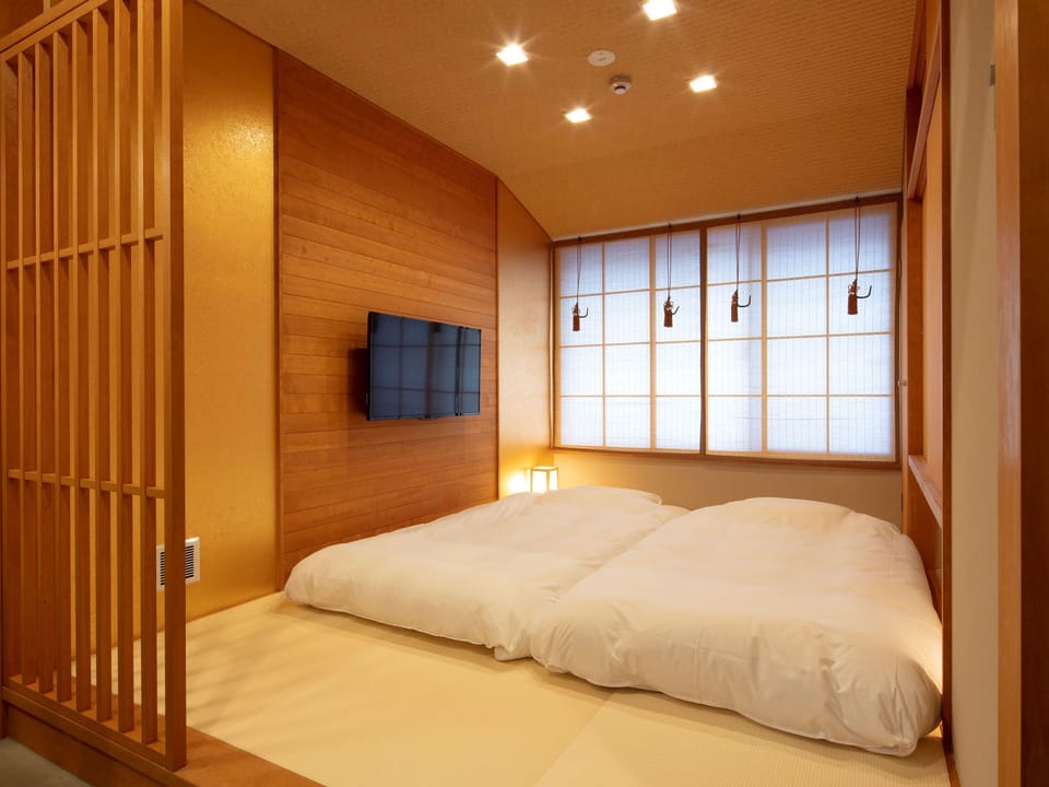 Deluxe Twin Room (with Japanese Style Room) | Individually decorated, desk, free WiFi, bed sheets