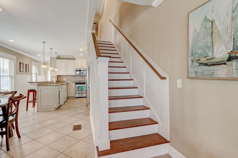 Stairs to Upstairs Bedrooms and Bonus Room