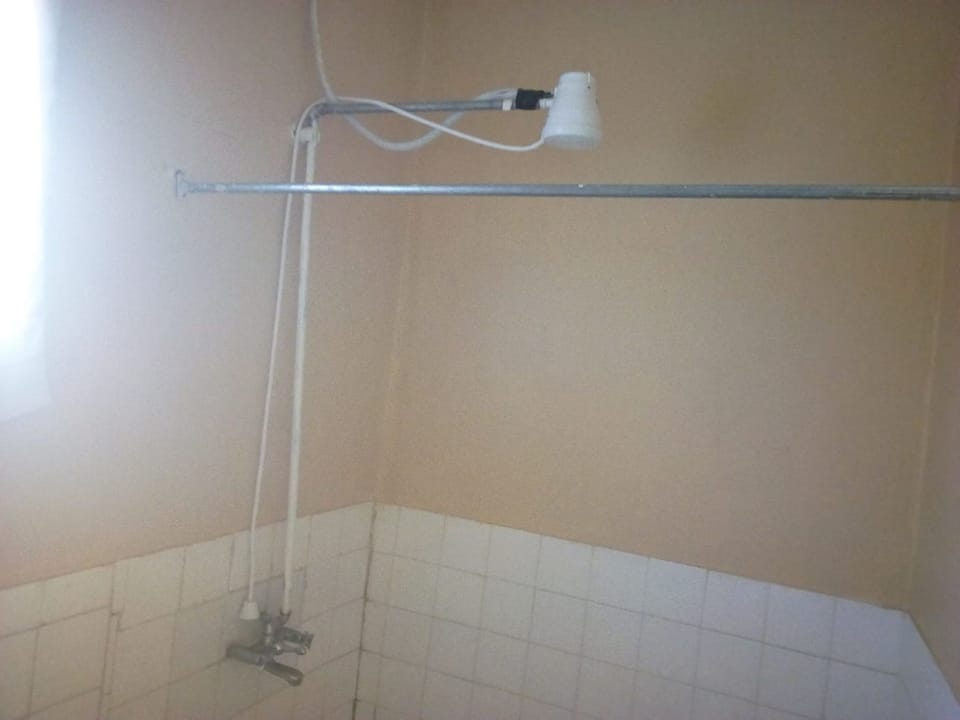 Double Room | Bathroom shower