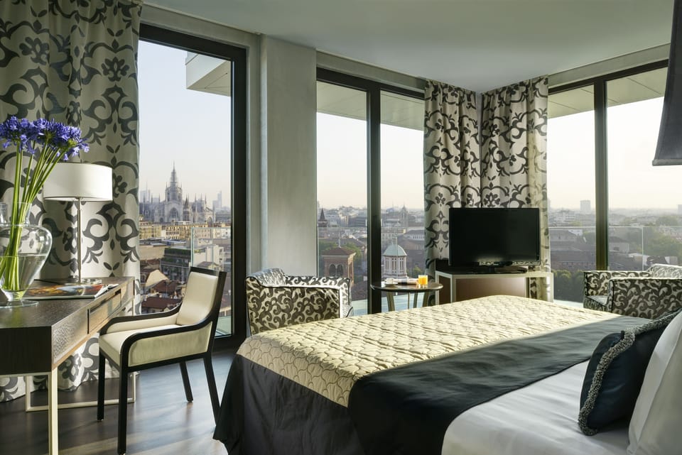 Suite (Duomo view) | Premium bedding, down comforters, minibar, in-room safe