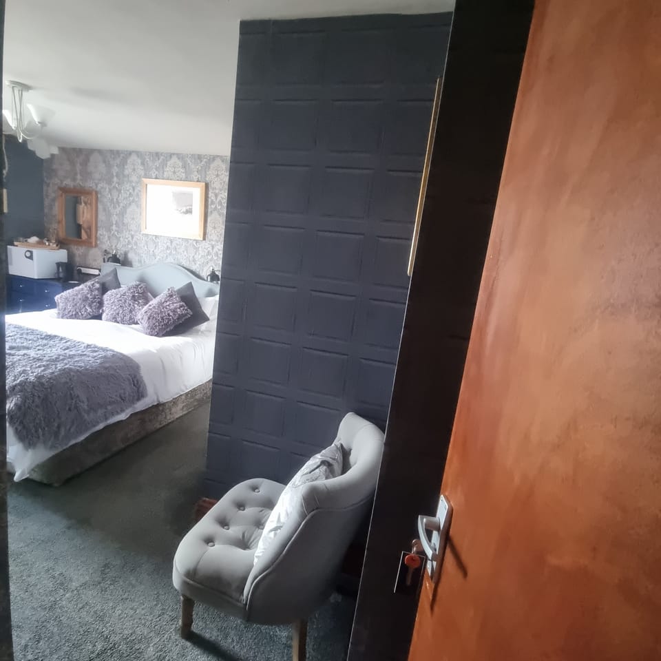 Double Room (Renaissance Superking) | Free WiFi, bed sheets