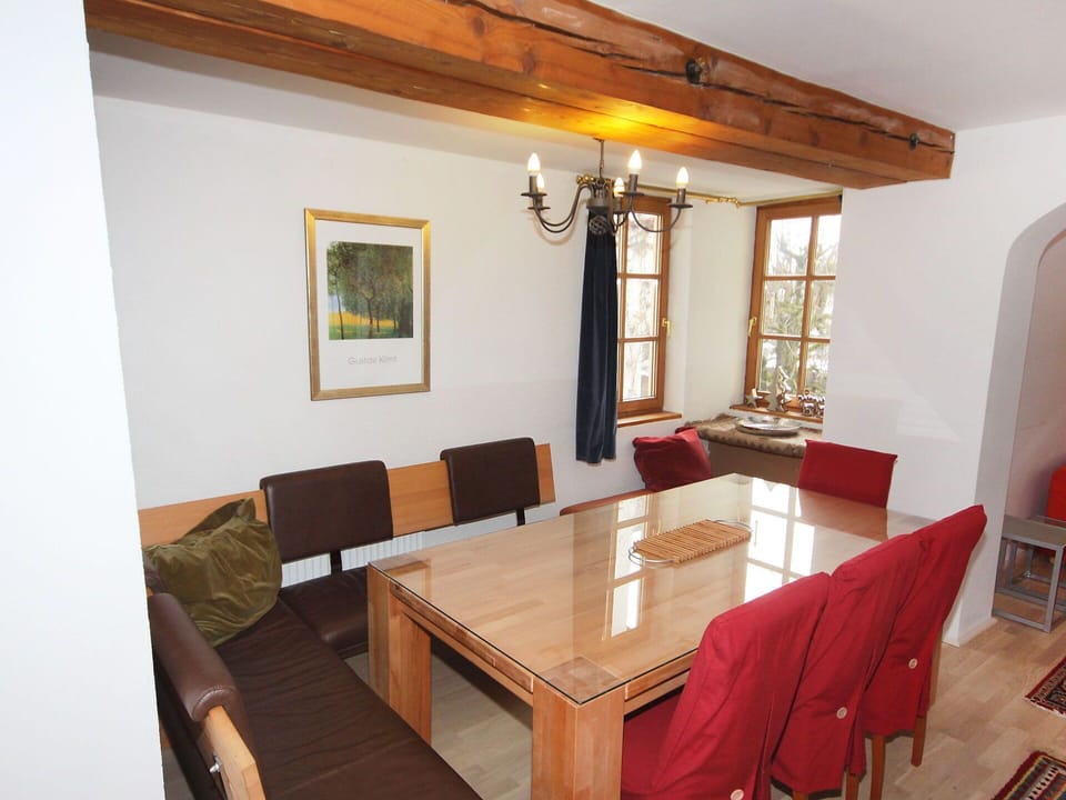Room, Property, Furniture, Dining Room, Building, Table, Interior Design, Ceiling, Floor, House