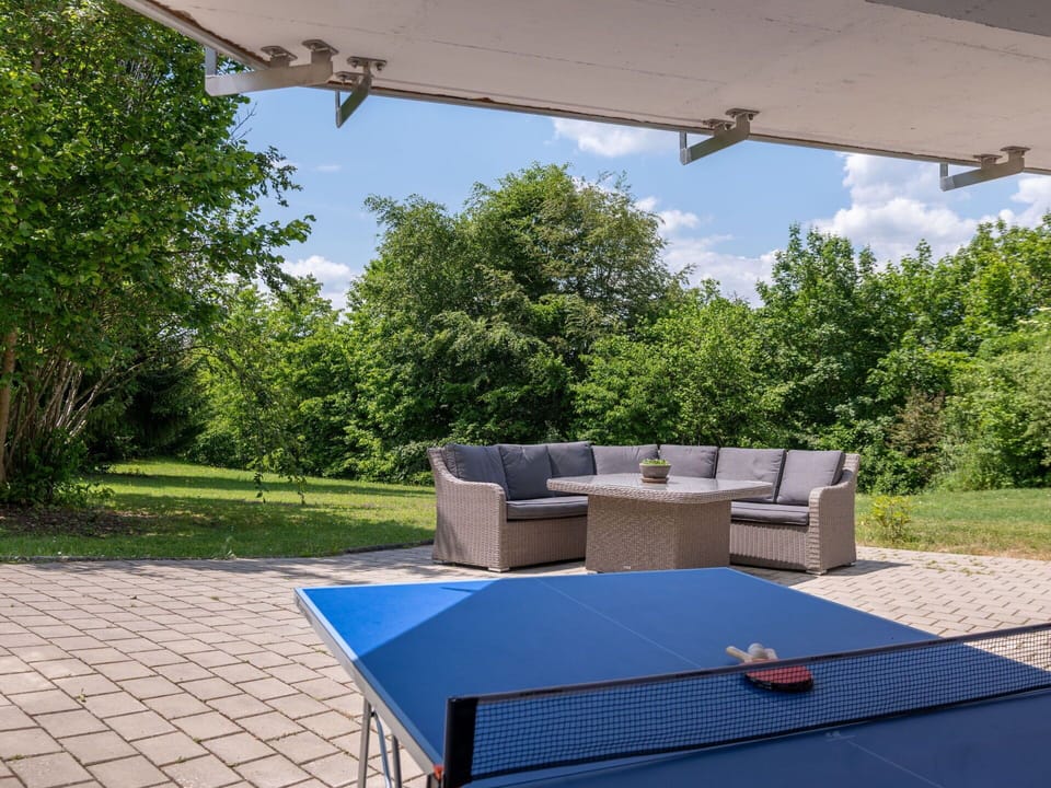 Plant, Daytime, Property, Light, Sky, Shade, Tree, Table, Wood, Grass