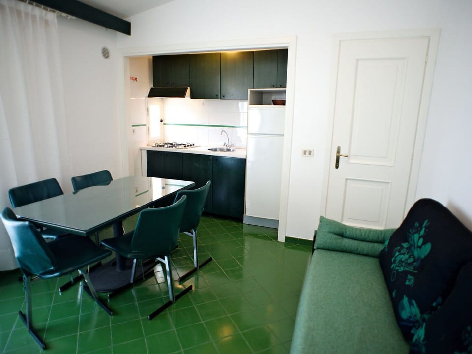 Room, Property, Furniture, Green, Building, Floor, Interior Design, House, Table, Chair