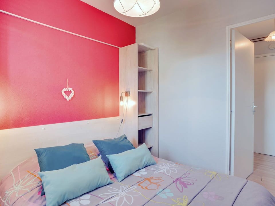 Furniture, Building, Comfort, Wood, Lighting, Interior Design, Orange, Bed, House, Floor