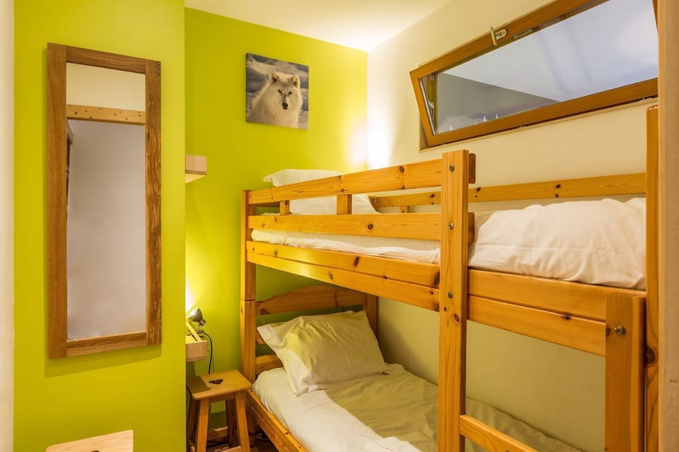 bunk bed