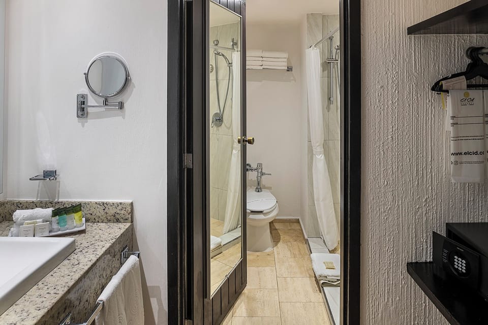 Combined shower/tub, free toiletries, hair dryer (on request), towels