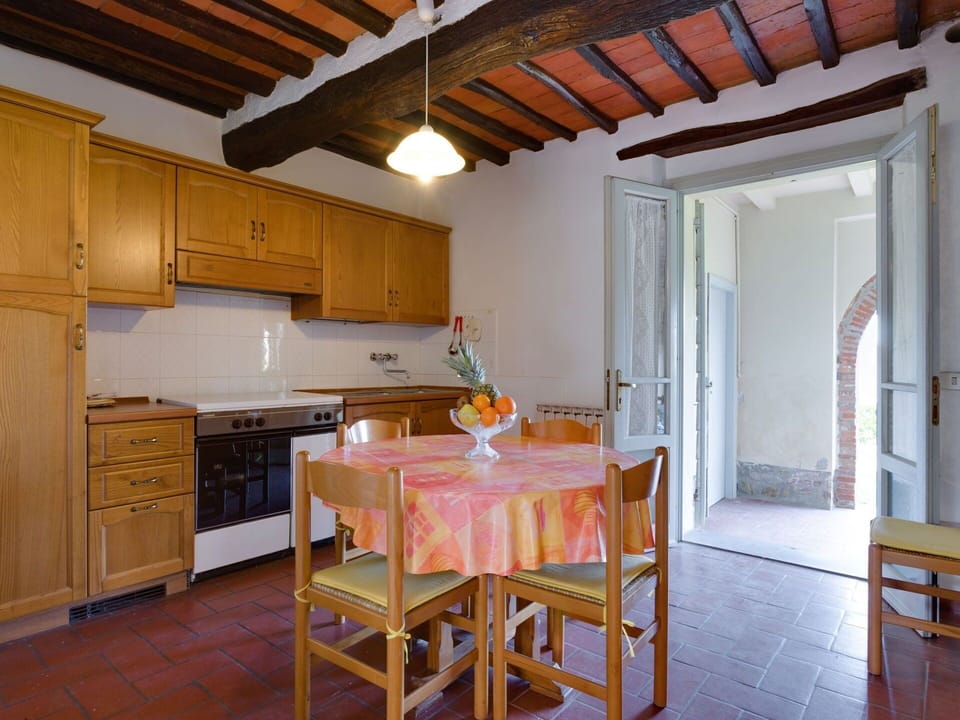Room, Property, Furniture, Building, Kitchen, House, Interior Design, Ceiling, Floor, Table