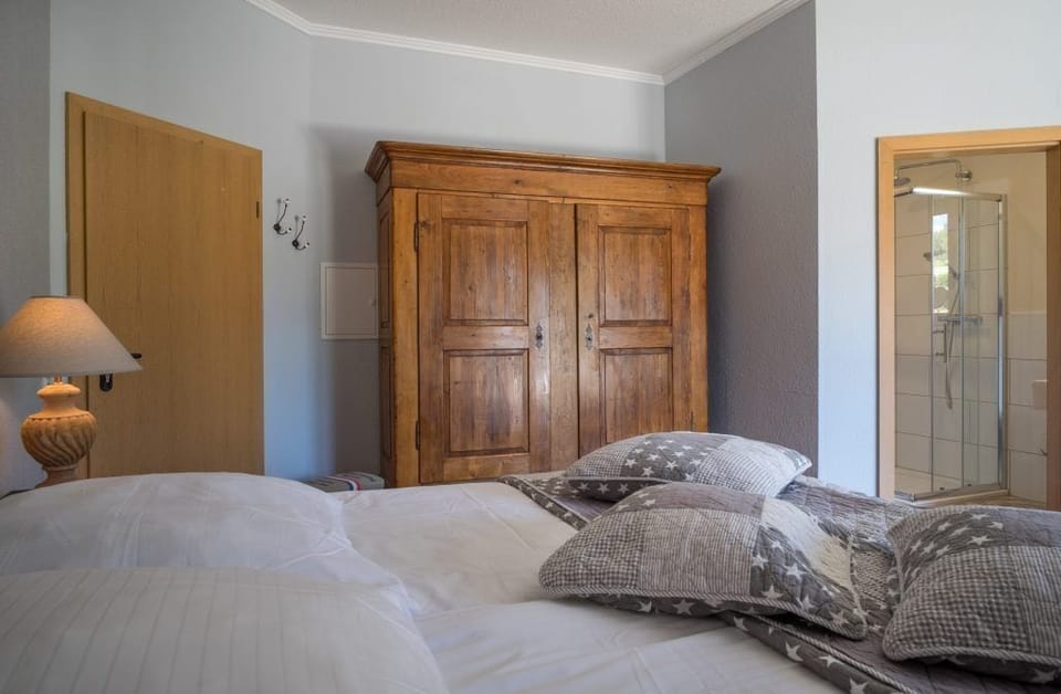 Comfort Double Room, Balcony (Comfort Balcony L) | Individually decorated, individually furnished, desk, free WiFi