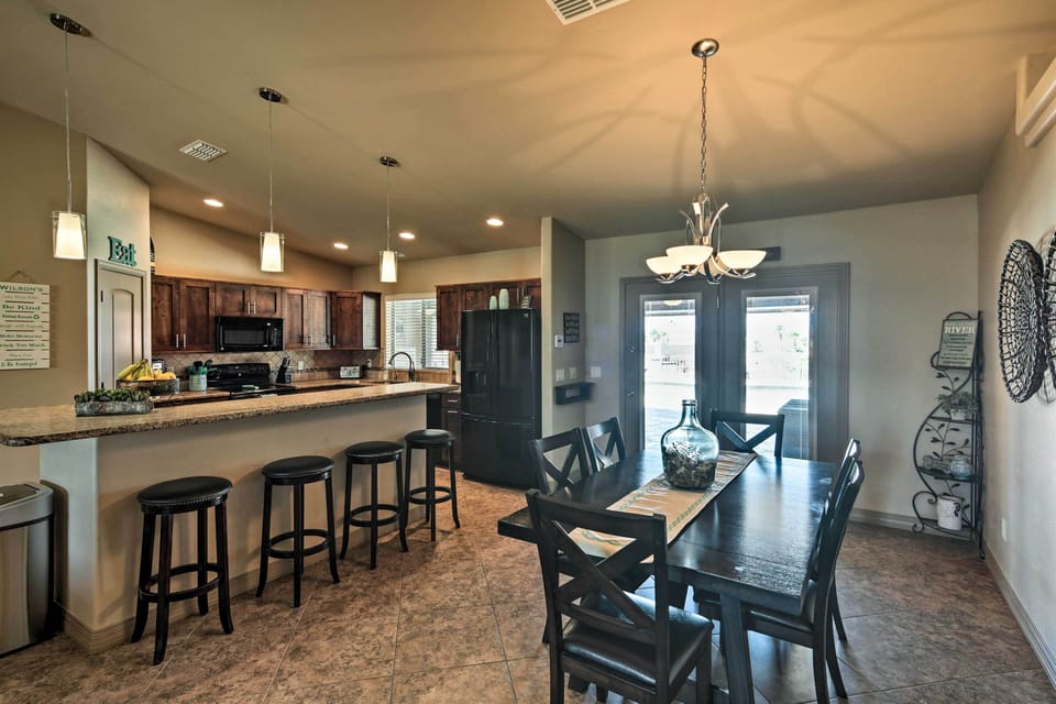 Dining Space | Dishware/Flatware