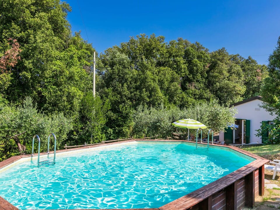 Water, Plant, Water Resources, Swimming Pool, Sky, Blue, Azure, Natural Landscape, Botany, Rectangle