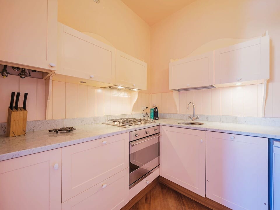 Cabinetry, Countertop, Sink, Tap, Property, Kitchen Sink, Building, Wood, Kitchen, Interior Design