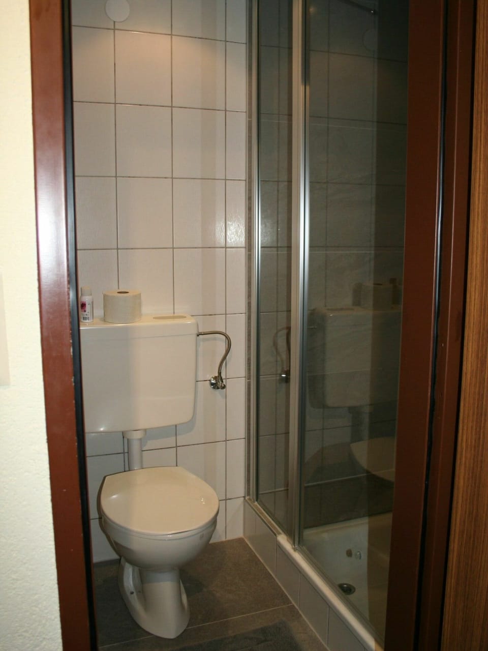 Plumbing Fixture, Tap, Bathroom, Flooring, Wood, Floor, Rectangle, Plumbing, Gas, Tints And Shades