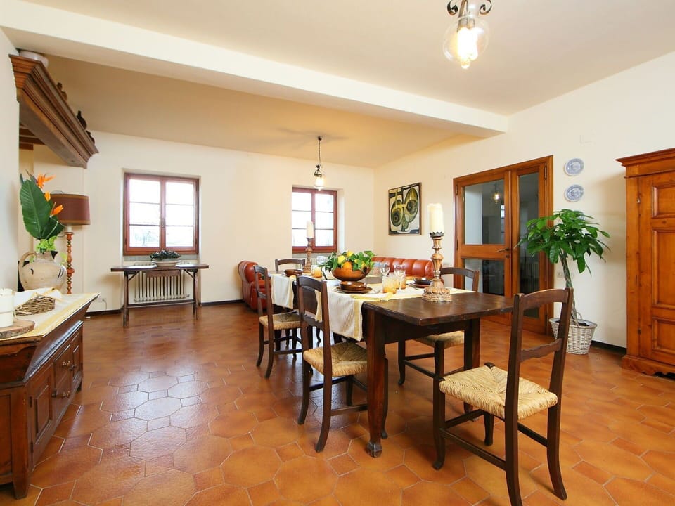 Room, Property, Building, Furniture, Floor, Interior Design, Real Estate, House, Dining Room, Table