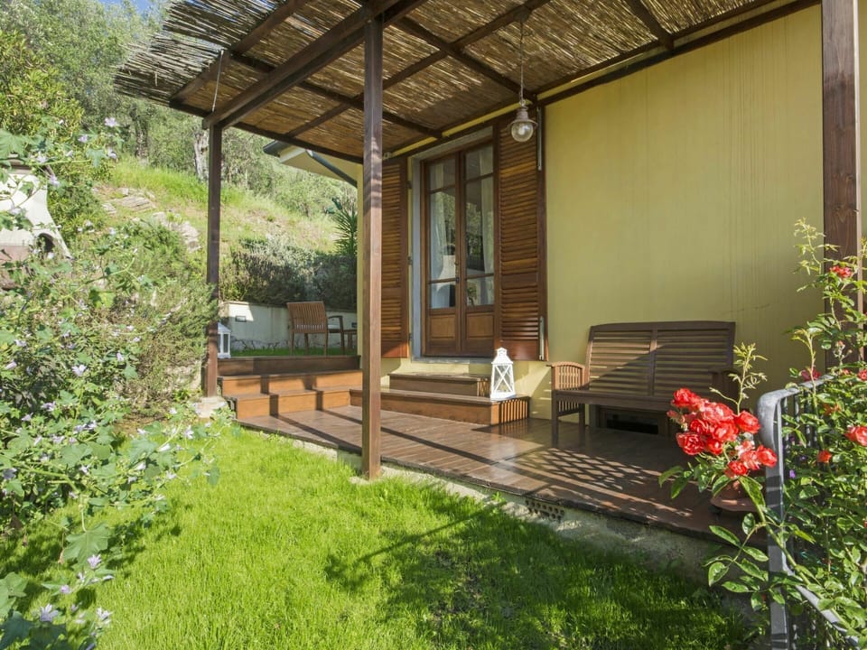 Property, House, Yard, Building, Cottage, Backyard, Home, Real Estate, Garden, Porch