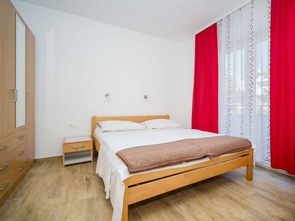 Bedroom, Furniture, Bed, Room, Property, Bed Frame, Floor, Interior Design, Bed Sheet, Wall