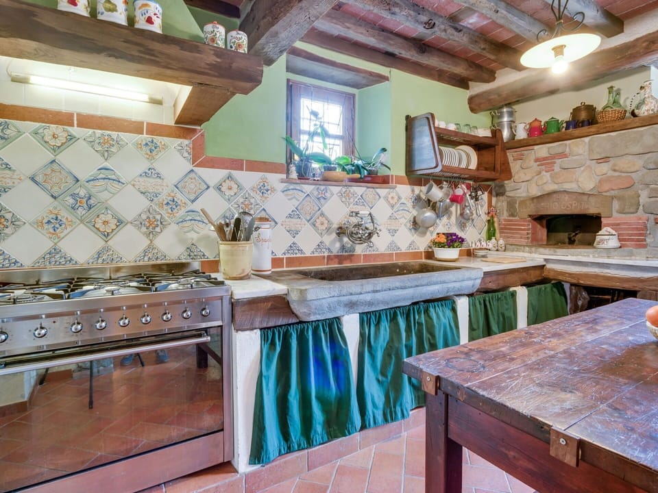 Countertop, Room, Property, Kitchen, Interior Design, Furniture, Building, House, Floor, Home