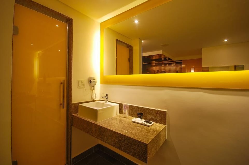 Luxury Room | Minibar, free WiFi, bed sheets