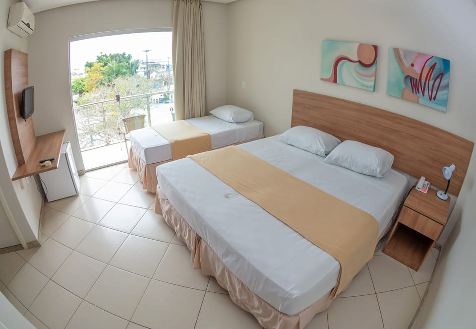 Twin Room | Minibar, desk, free WiFi, bed sheets