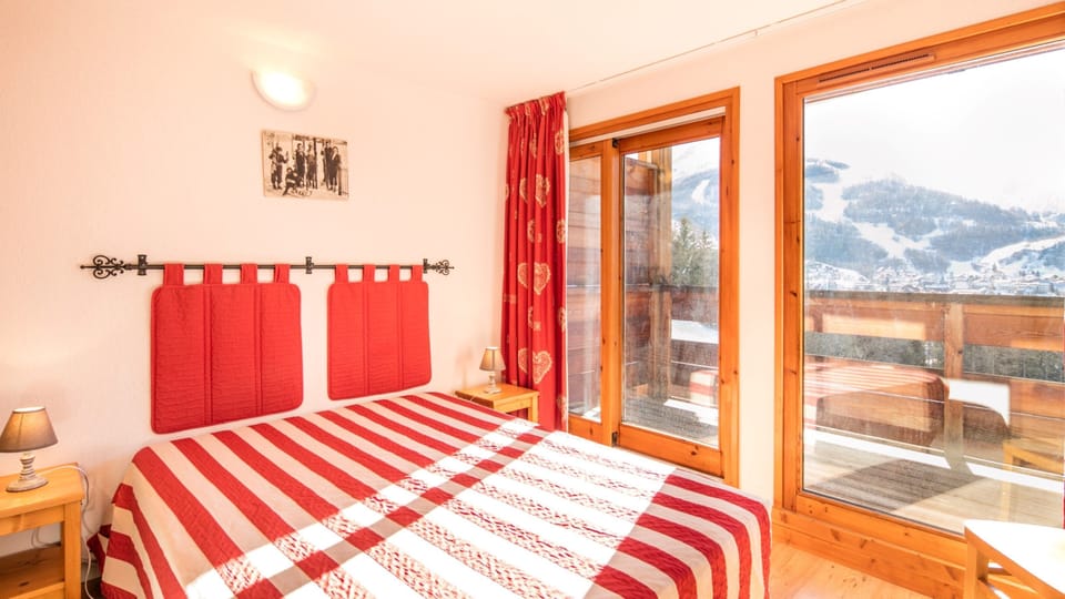 Drift to sleep in a comfortable Double bed after a wonderful day outside. Please note that views may vary.