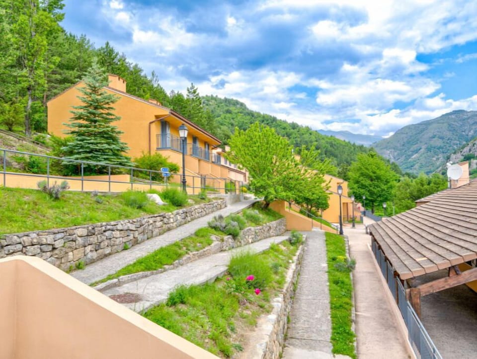 The pathways are perfect for an energizing stroll in the morning.
