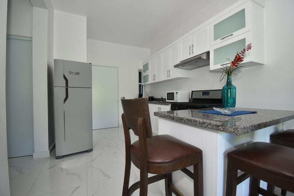 Full kitchen