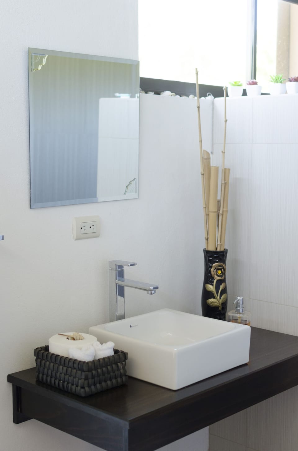 Basic Double or Twin Room | Bathroom sink