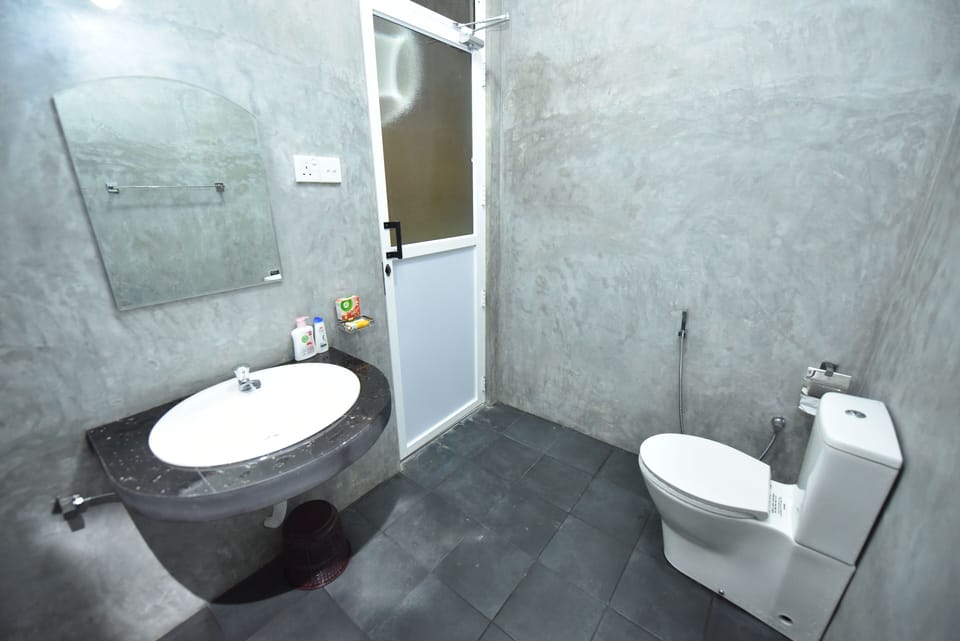 Shower, rainfall showerhead, towels