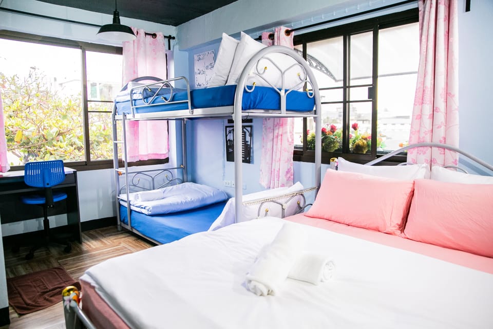 Family Quadruple Room | Desk, free WiFi