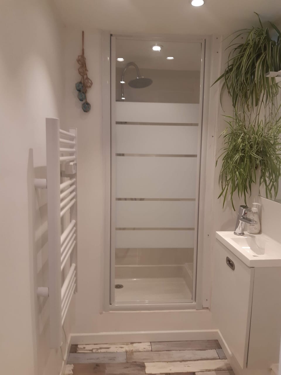 Ensuite  Bedroom 1