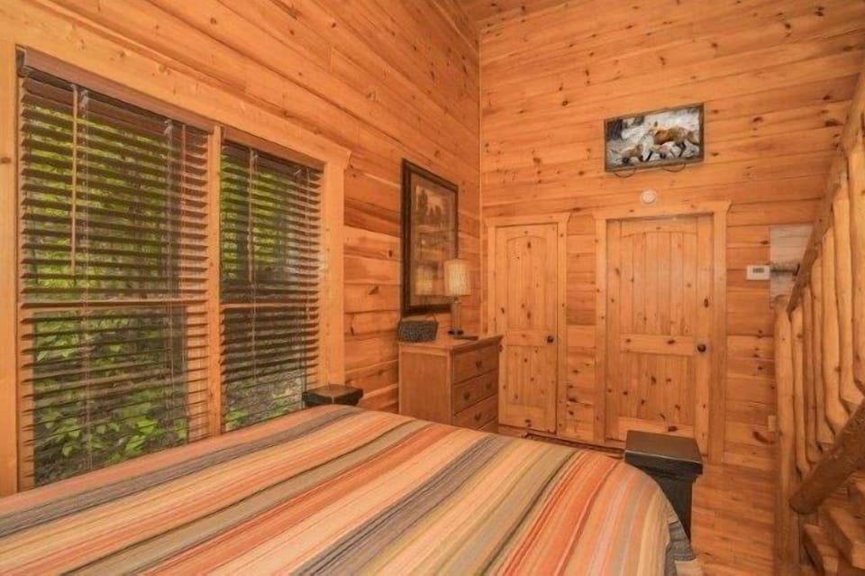 Lower Bedroom (2)