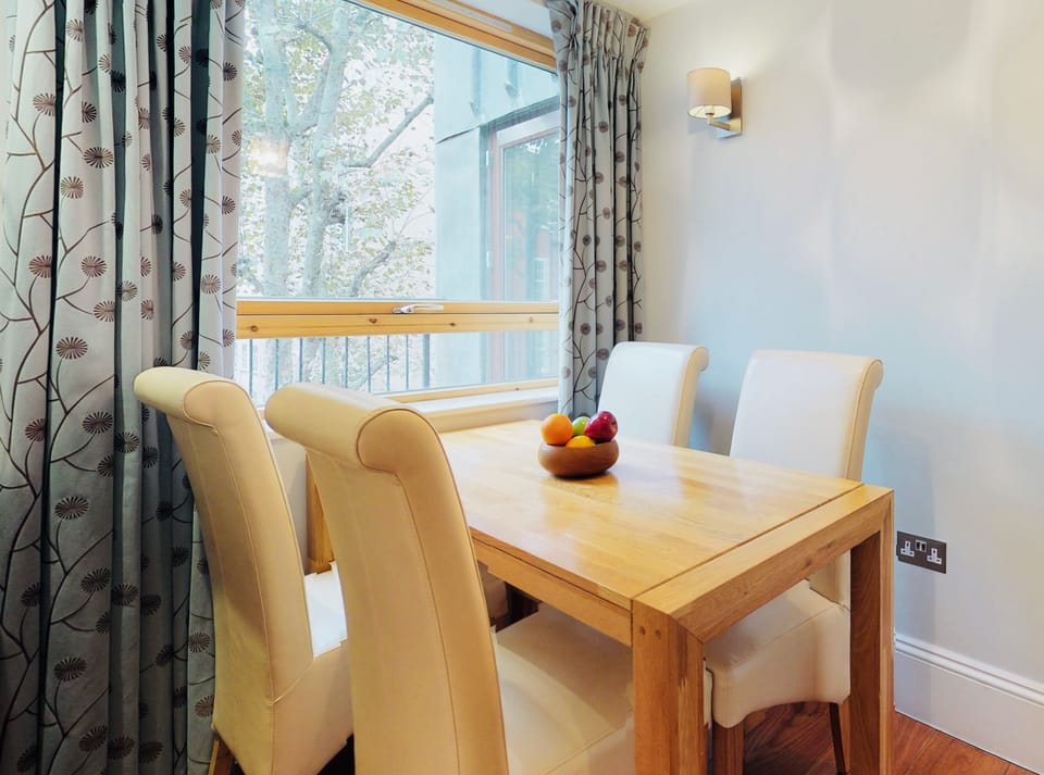 Kitchen Dining Area