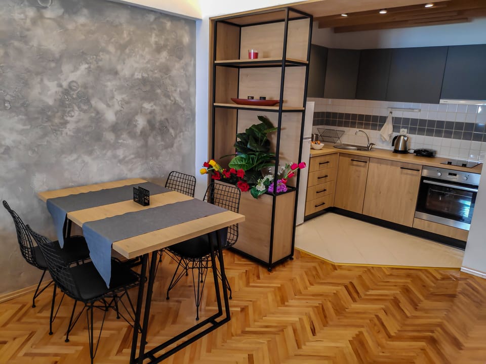 Superior Apartment | Dining room