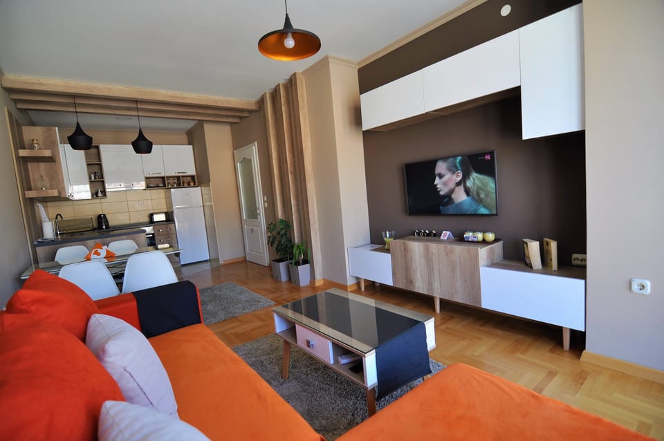 Luxury Apartment, Lake View | Living room | 32-inch Smart TV with digital channels, TV