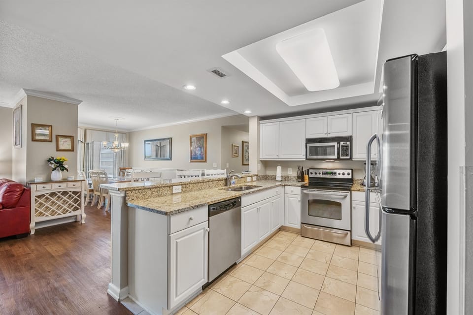 Kitchen / Dining