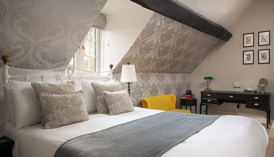 Deluxe Double or Twin Room | Premium bedding, soundproofing, iron/ironing board, free WiFi