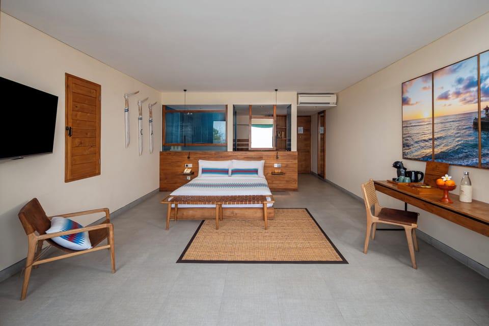 Premium bedding, minibar, in-room safe, desk