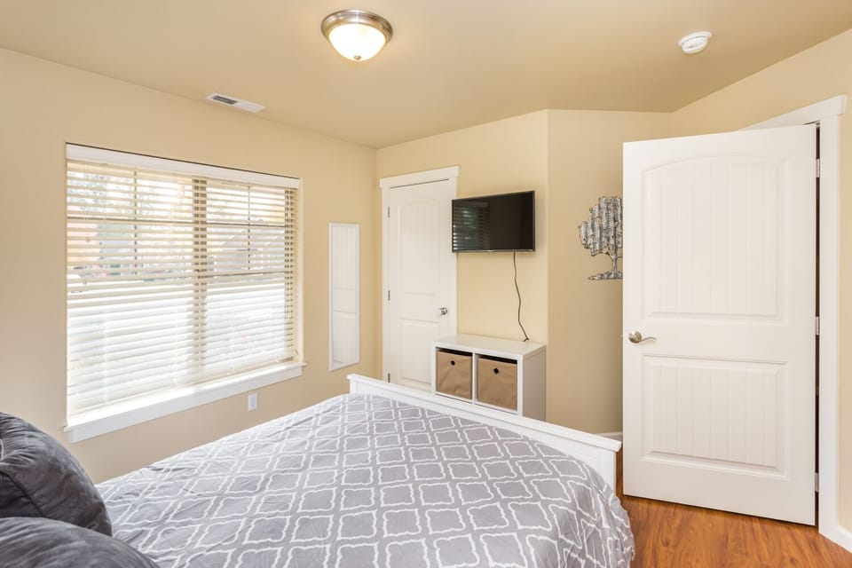 Queen Bed