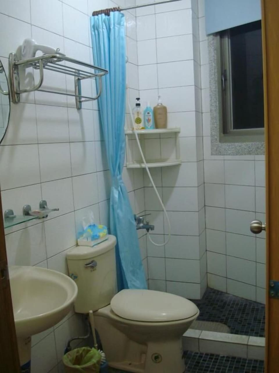 Economy Twin Room, Shared Bathroom | Free WiFi