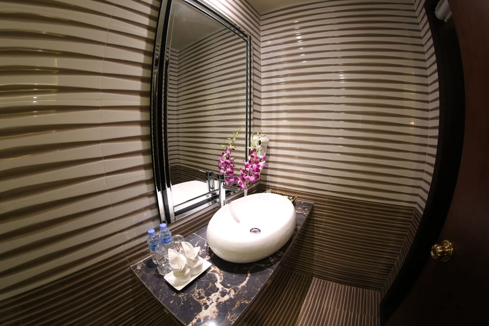 Bathroom sink