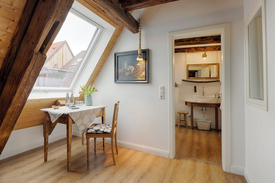 Classic Triple Room, 1 King Bed with Sofa bed, Non Smoking | Hypo-allergenic bedding, individually decorated, individually furnished