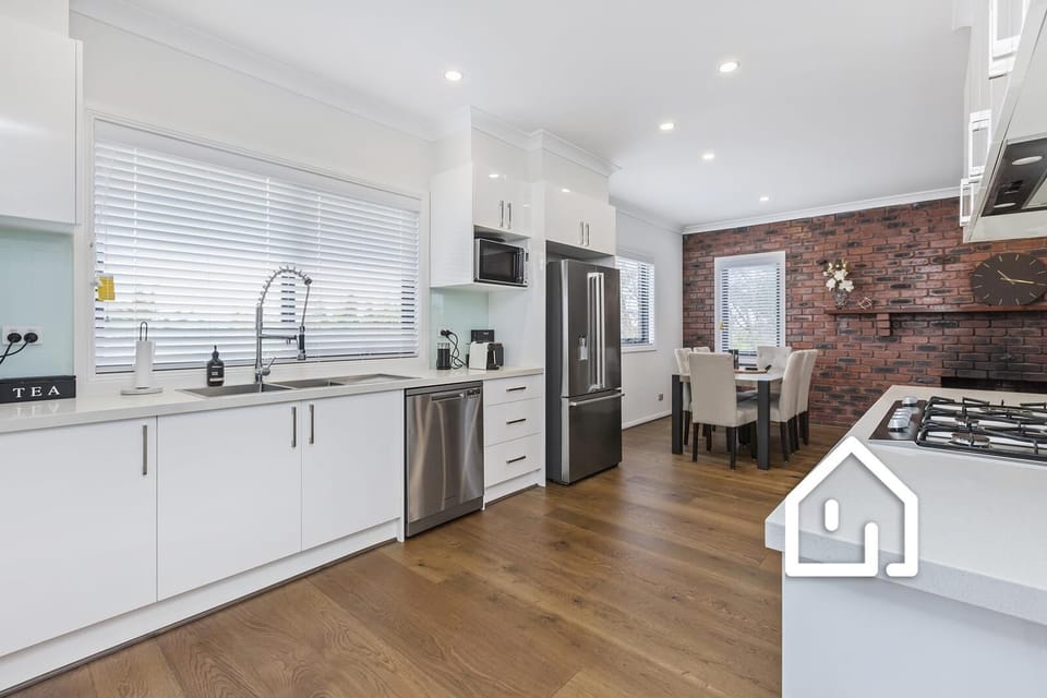 Fully equipped quality kitchen, including a walk in pantry (not shown in image)