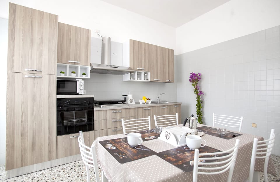 Apartment, 2 Bedrooms | In-room dining