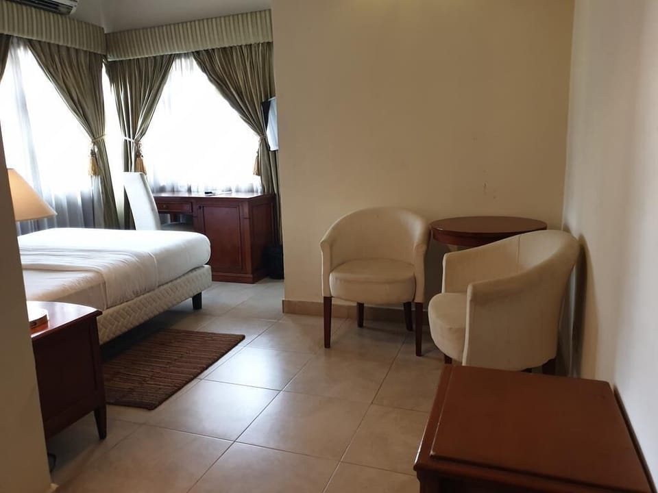 Superior Room | In-room safe, individually decorated, individually furnished, desk