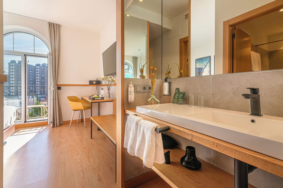 Down comforters, minibar, in-room safe, desk