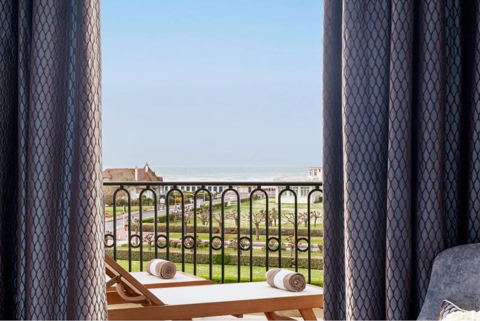 Deluxe Terrace Sea View Room | Premium bedding, minibar, in-room safe, blackout drapes