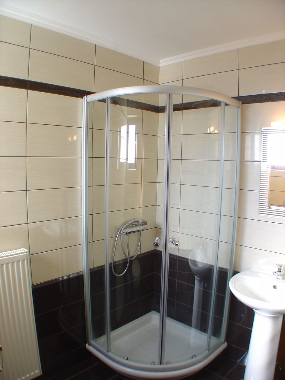 Studio, Fireplace | Bathroom | Shower, hair dryer, towels