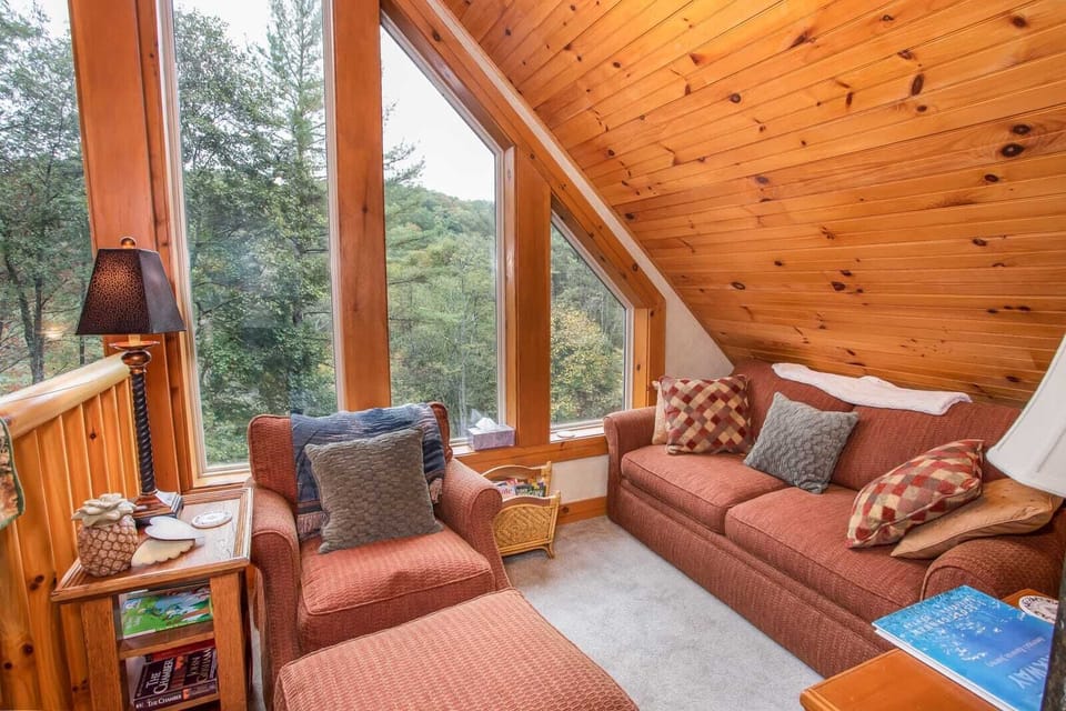 Cozy Loft Seating Area with Mountain Views