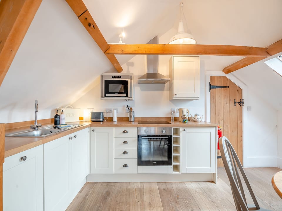 Kitchen/diner | The Hay Barn - Milton End Farm Barns, Arlingham, near Frampton-on-Severn